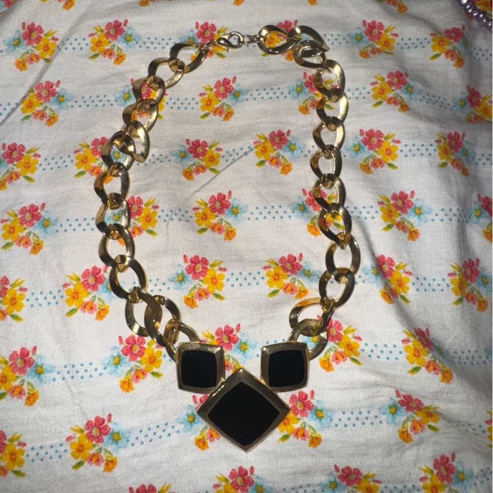 Vintage Elegant Gold and Black Chain Necklace